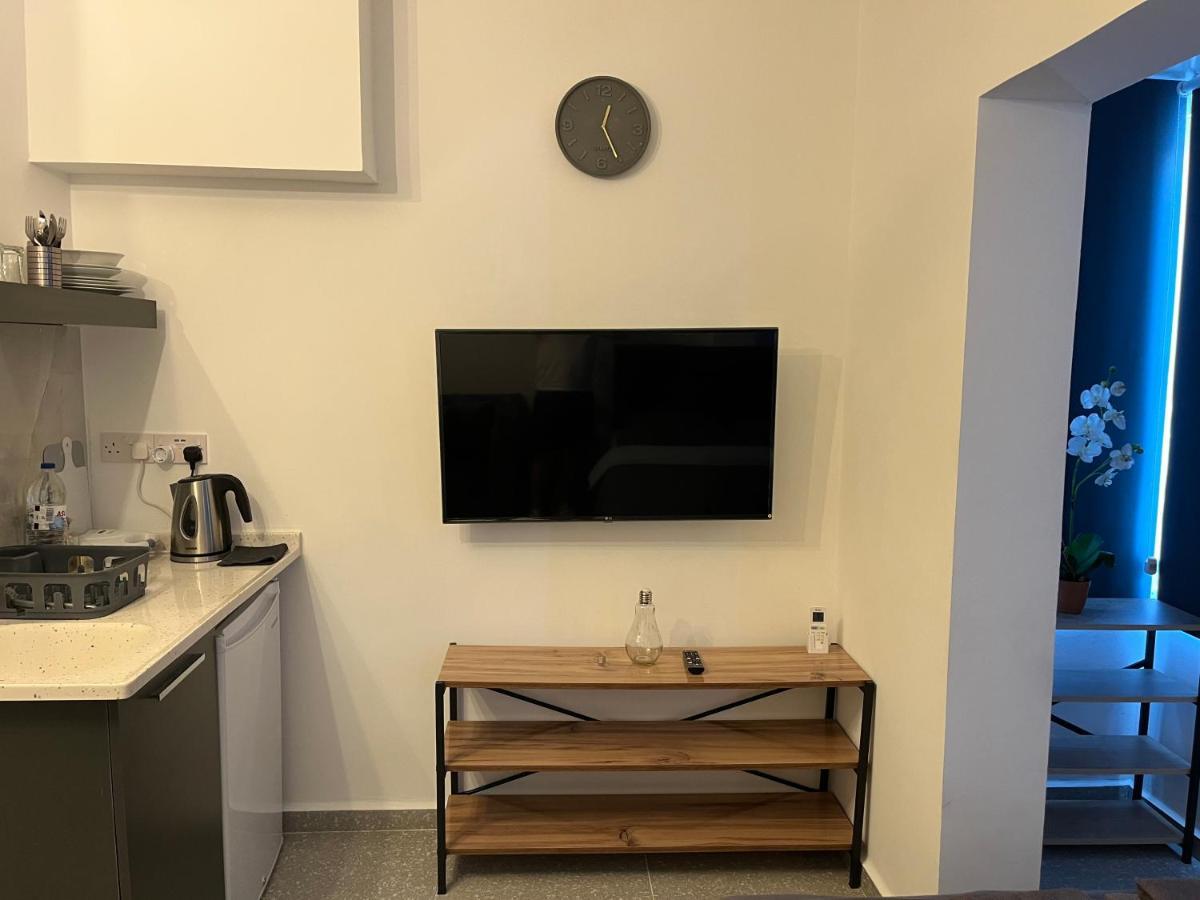 Mr. Studio In Ortakoy , North Nicosia + Wifi + Netflix Apartment Exterior foto